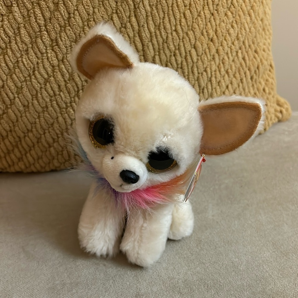 NWT Ty Beanie Boo Chihuahua Dog Chewey with Rainbow Scarf